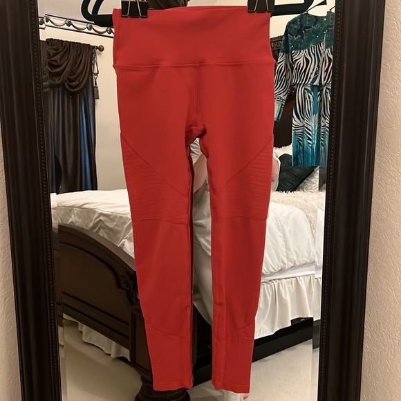 Alphalete Rust Medium Leggings - Picture 6 of 11